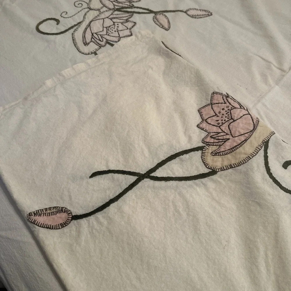 Vtg Hand Embroidered Floral Cottagecream 88